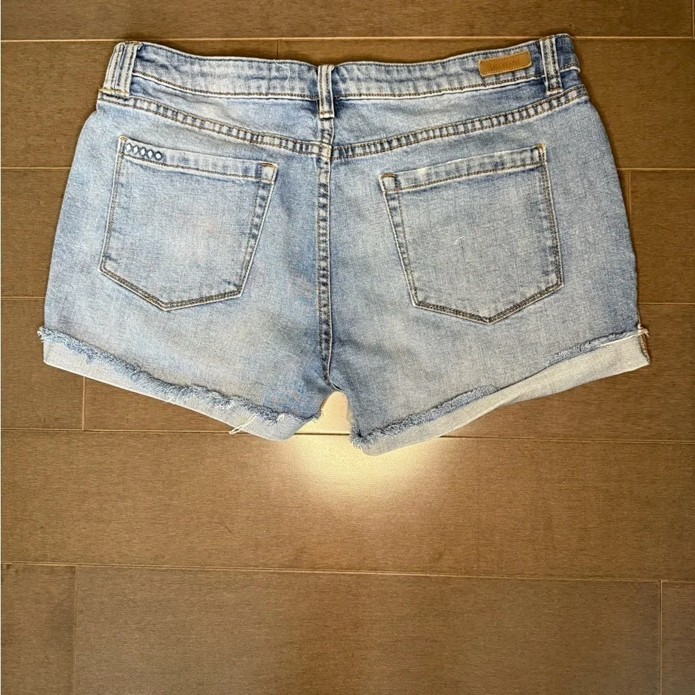 BLANK NYC Tomboy Short
